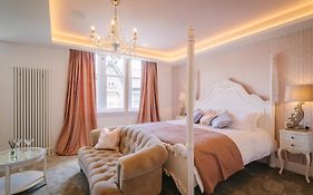 Absoluxe Suites